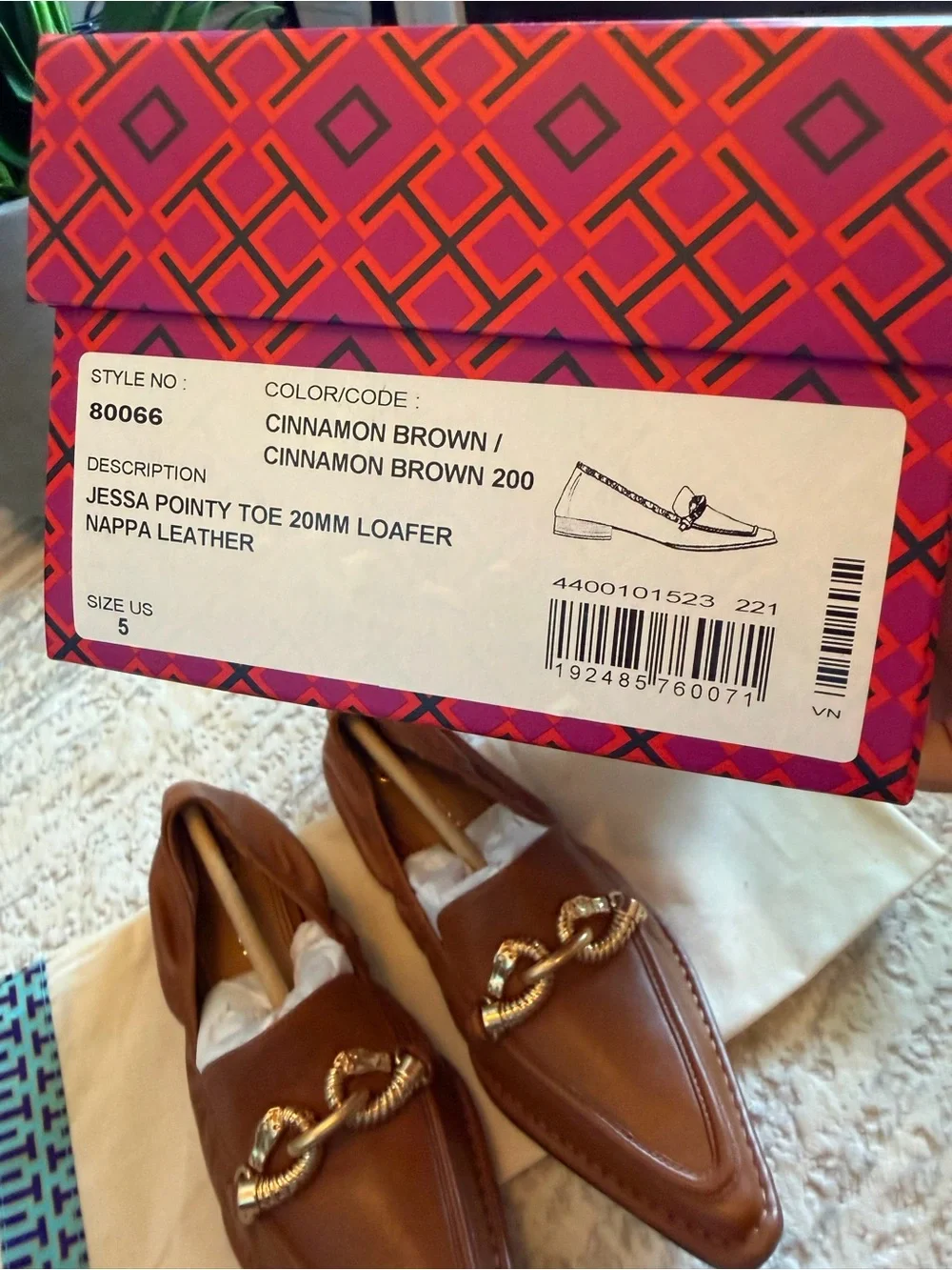 Tory Burch JESSA POINTY TOE LOAFERS with Gold Chain
